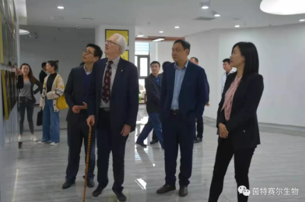 热烈祝贺 聘请诺贝尔奖获得者谢尔登·格拉肖为我司综合细胞库科学家！